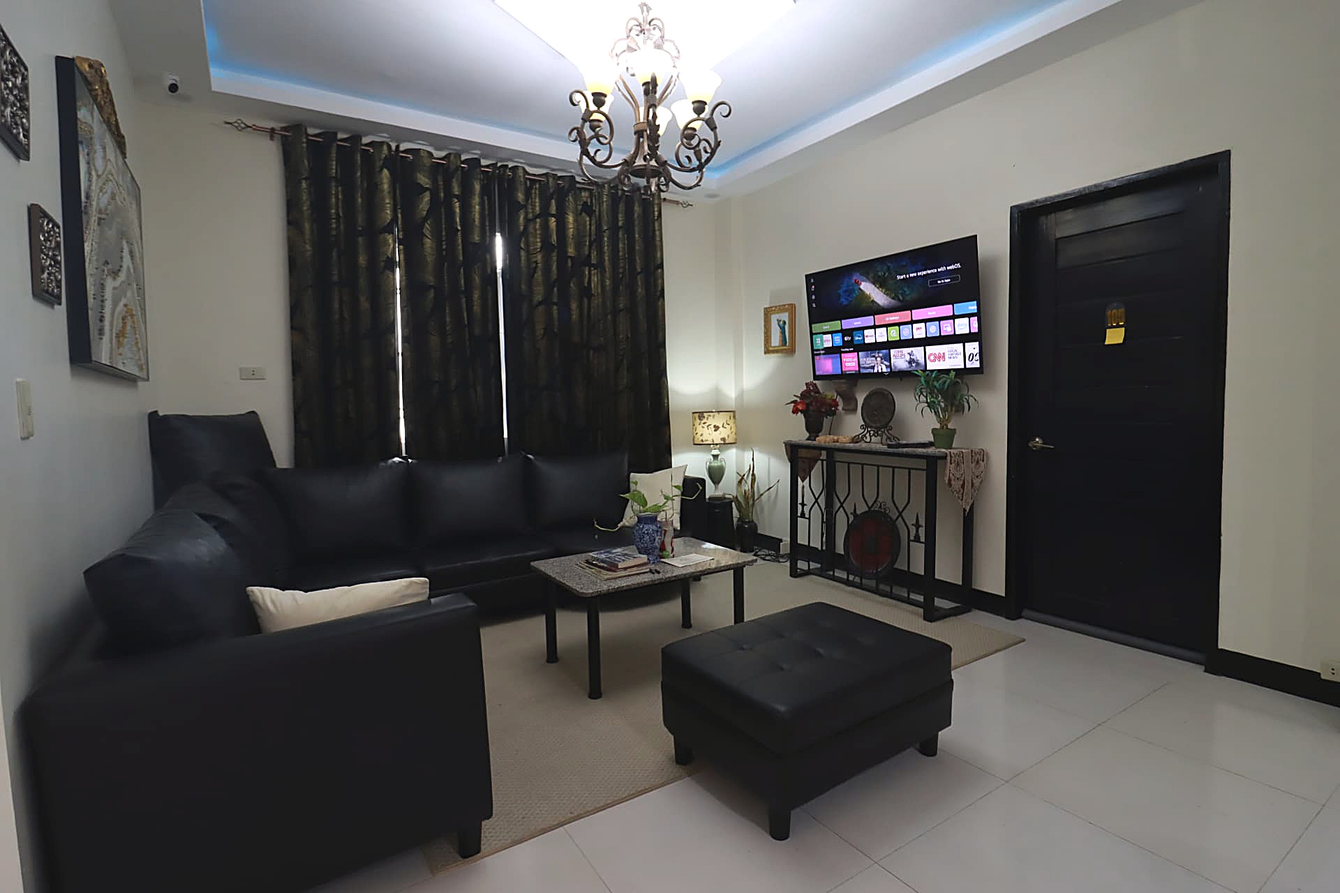 Sooner Hotel Lounge - A Haven of Elegance